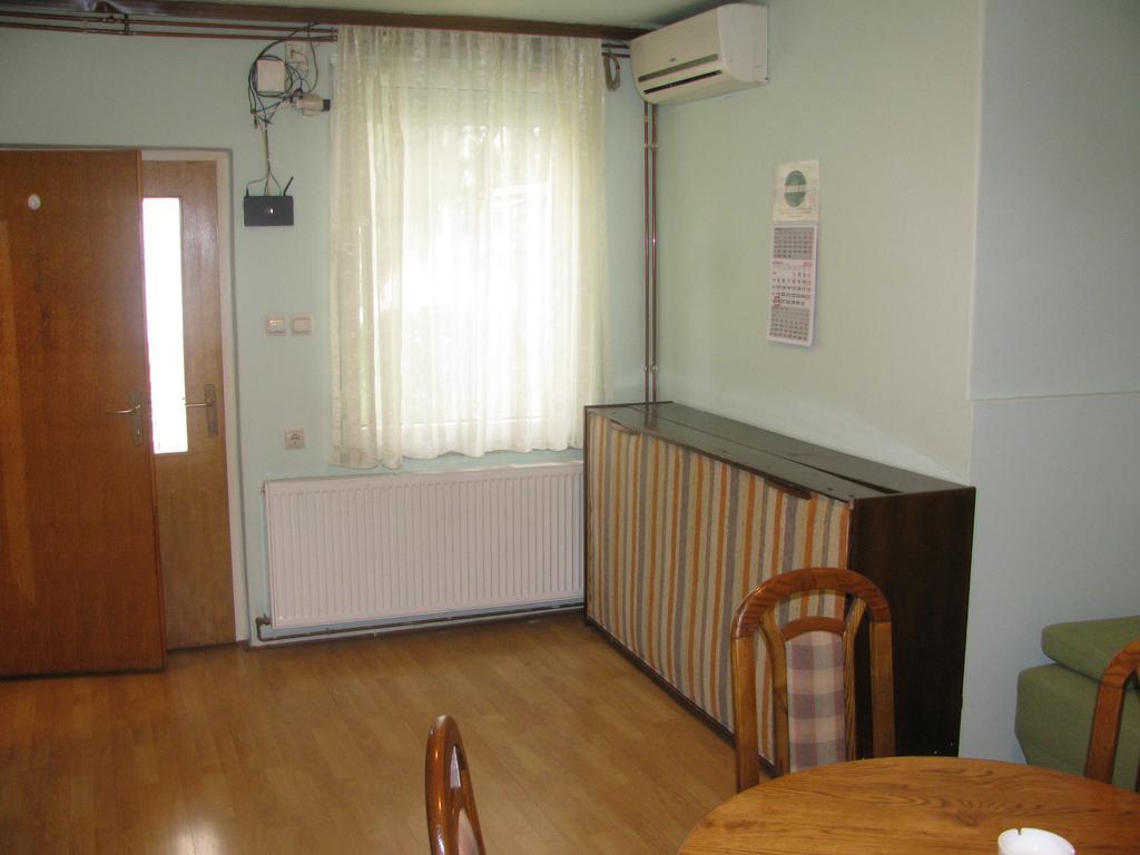 Apartments & Rooms Korzo Slavonski Brod Phòng bức ảnh