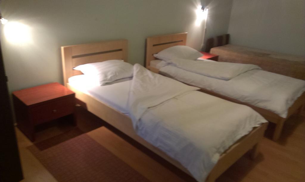 Apartments & Rooms Korzo Slavonski Brod Phòng bức ảnh